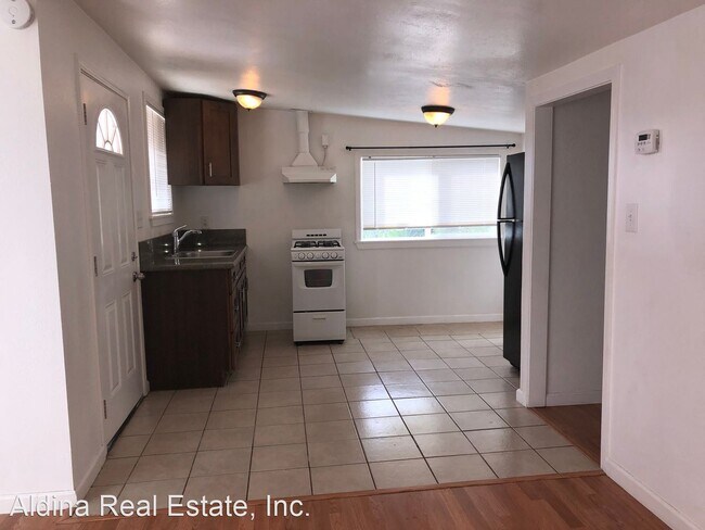 Building Photo - Studio, 1 bath House - 2736 Freedom Blvd.