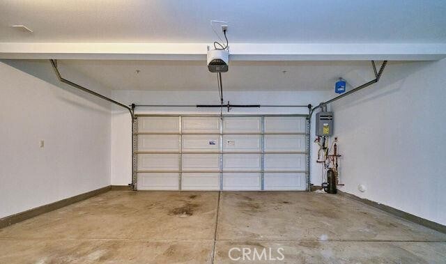 Building Photo - 801 S Anaheim Blvd