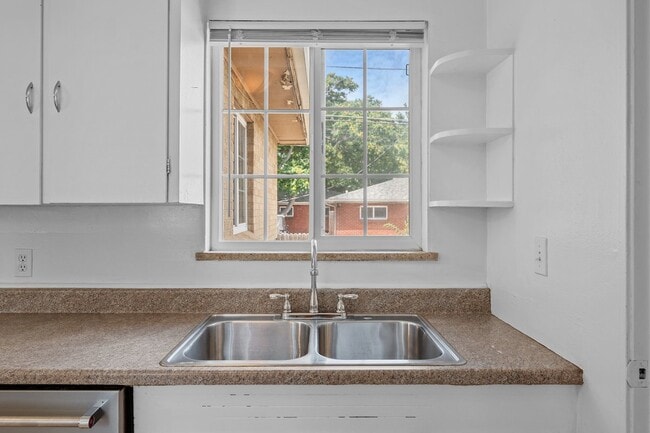Building Photo - Great Platt Park two bed / two bath for rent