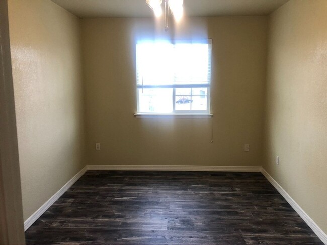 Building Photo - Large 4 bedroom Home in Commerce City