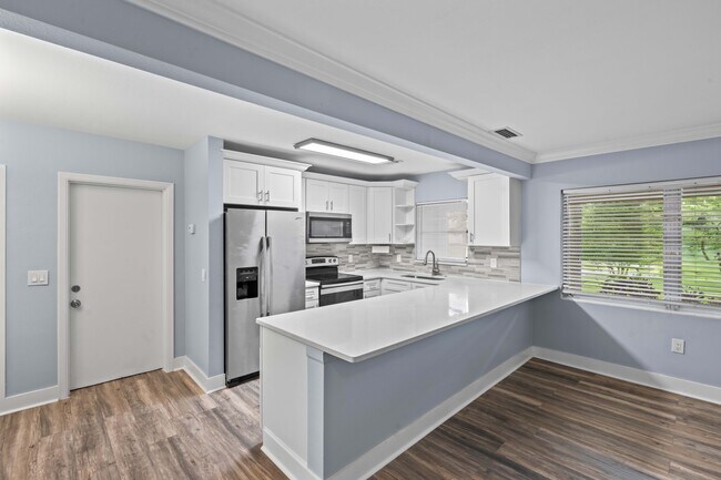Building Photo - 2192 Belmar Dr