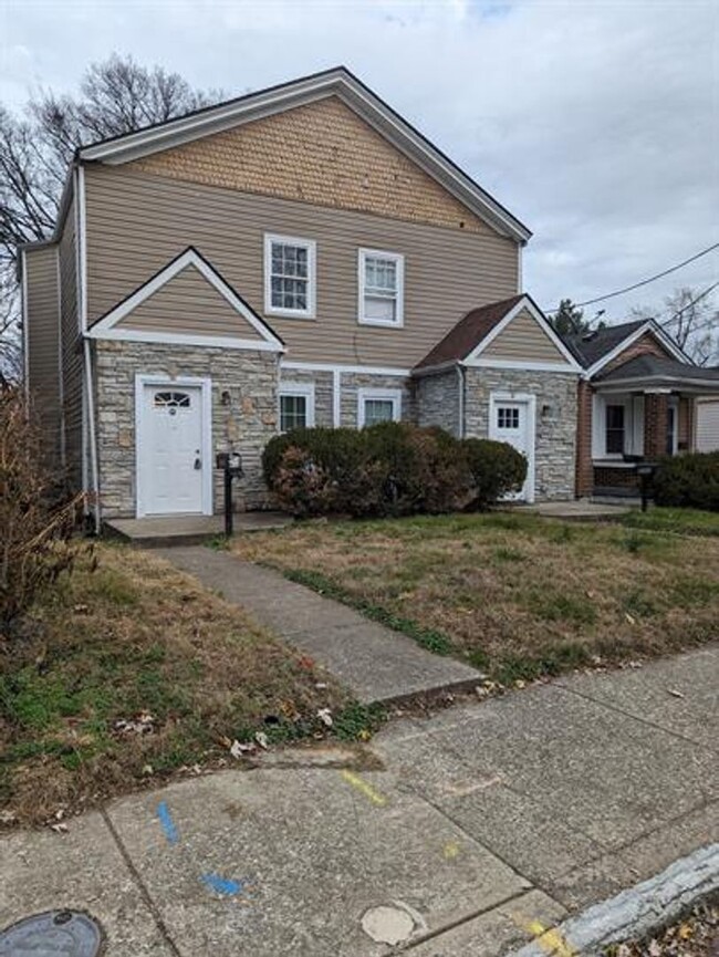 Primary Photo - 2115 Bradley Ave