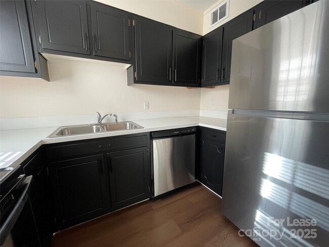 Building Photo - 4605 Coronado Dr