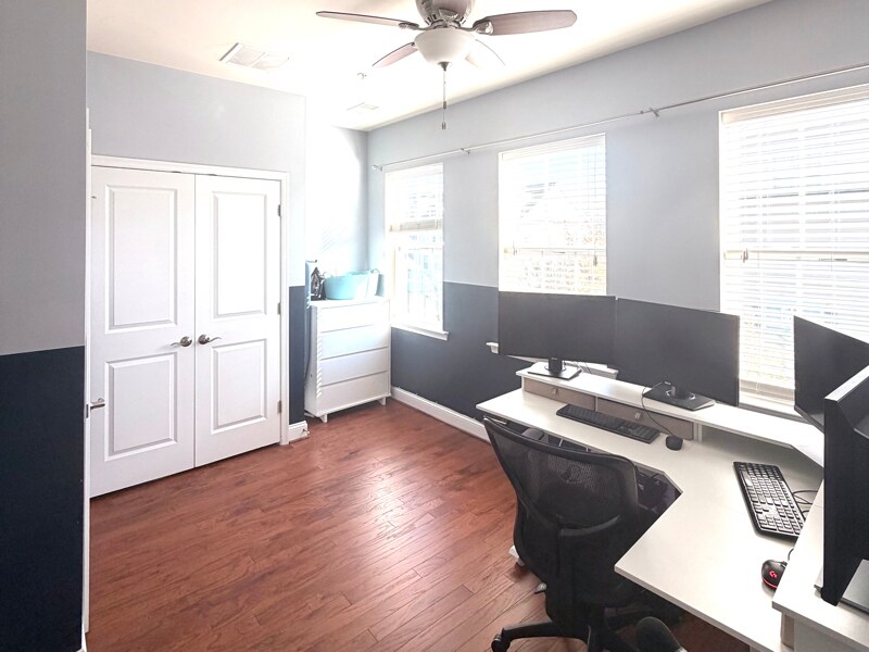 Building Photo - 81 Linden Pl