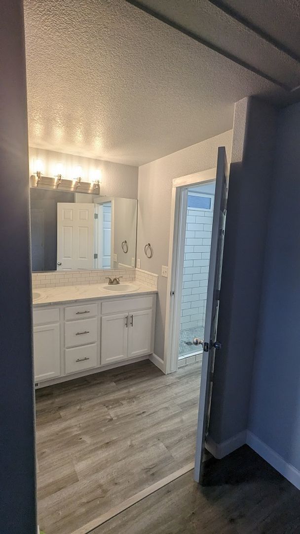 Building Photo - Spacious 3-Bedroom Home with Fenced Yard in Wellington – Available August 4th