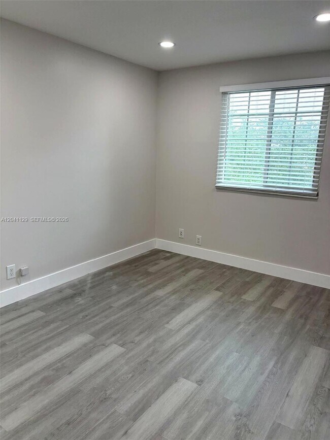 Building Photo - 1528 Salerno Cir