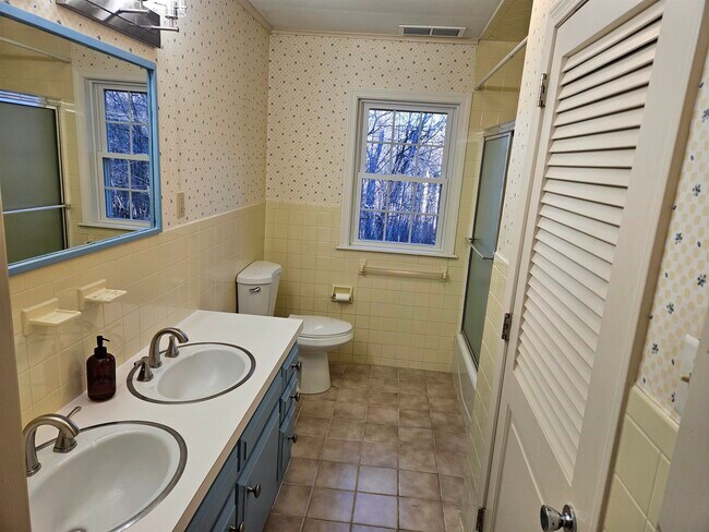 Building Photo - 38 Piscataqua Rd