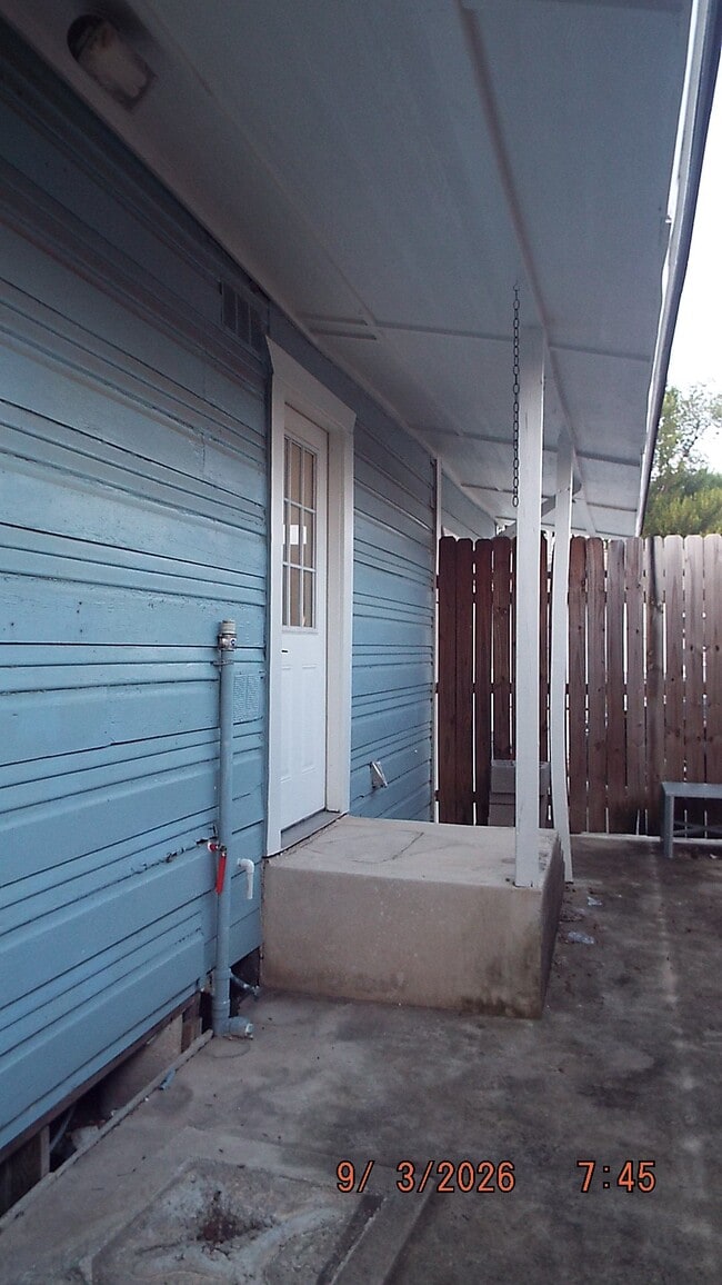 Building Photo - 511 Edalyn St