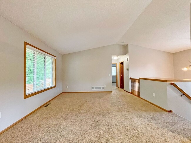 Building Photo - Sparkling Like New 3-Plus Bedroom with Vau...