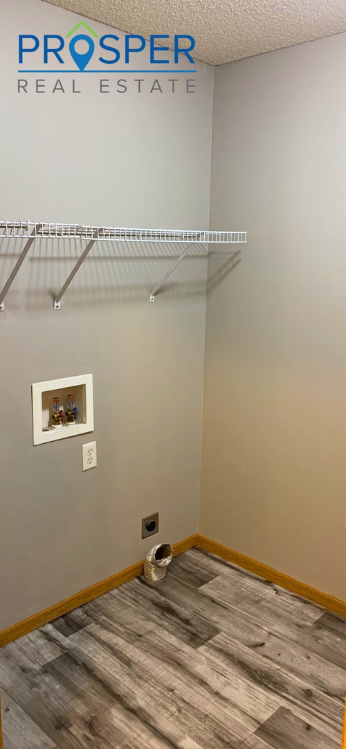 Building Photo - ON6120