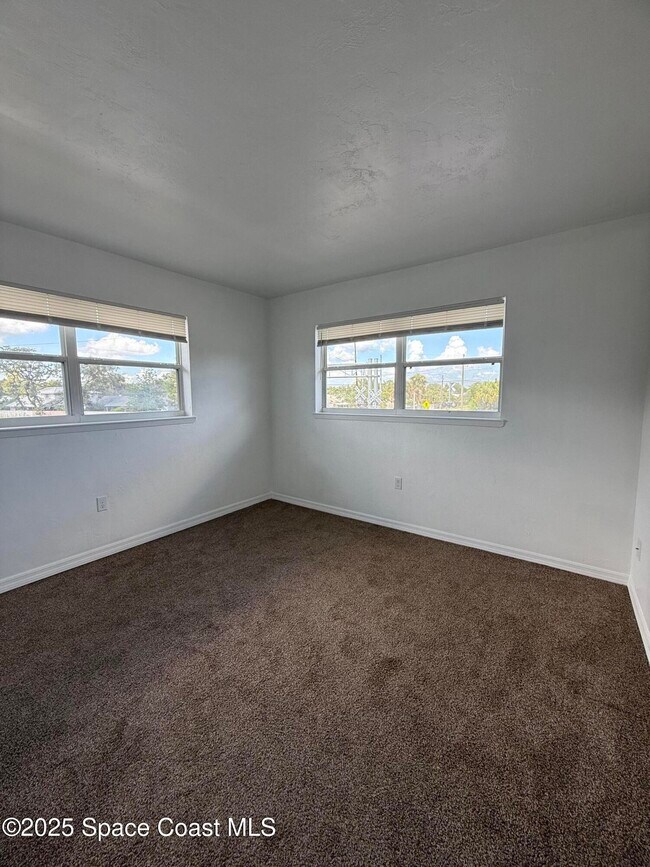 Building Photo - 1440 Parkway Dr