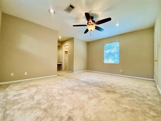 Building Photo - 2206 Tannehill Dr