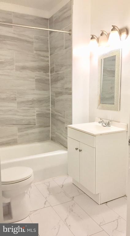 Building Photo - 125 N Ruby St