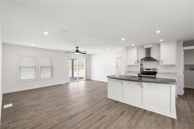 Building Photo - 6340 Glencove Ave