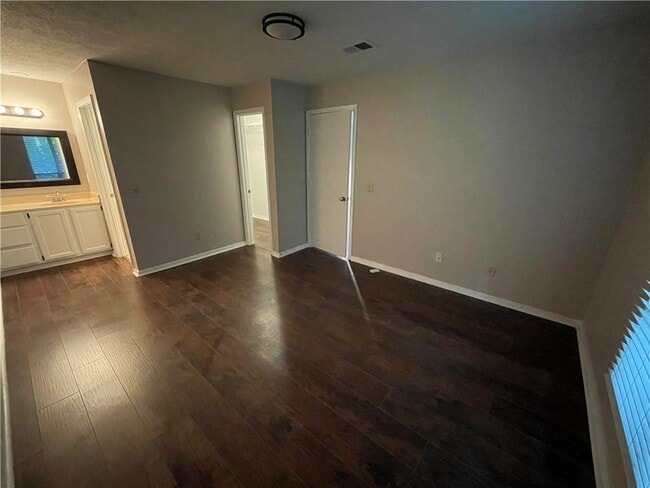 Building Photo - 423 Warm Springs Cir