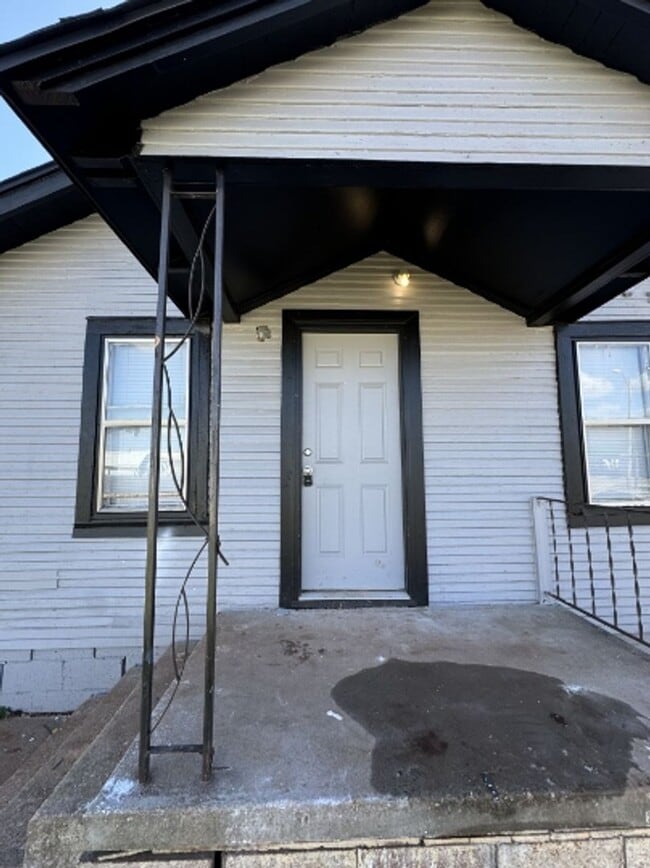 Primary Photo - 133 SE 45th St