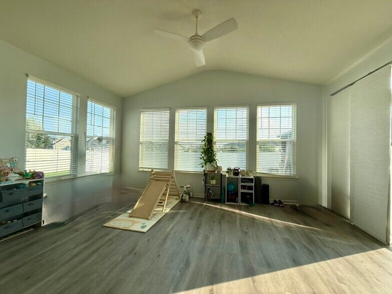 Building Photo - 937 Arrowleaf Way