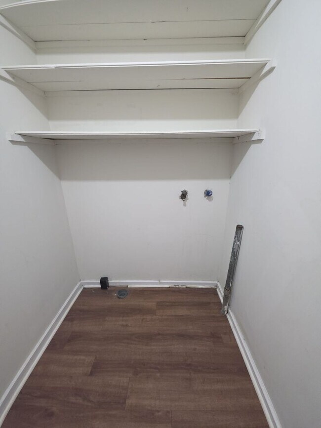 Building Photo - 58 Davis Ave