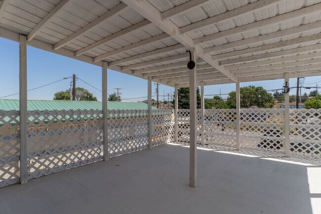 Building Photo - Chavez 426 Basin St NW 1 Unit + 1 Com