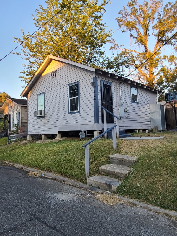 Building Photo - 1241 S 18th St