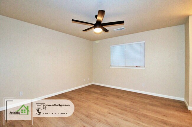 Building Photo - 3527 Savage Dr