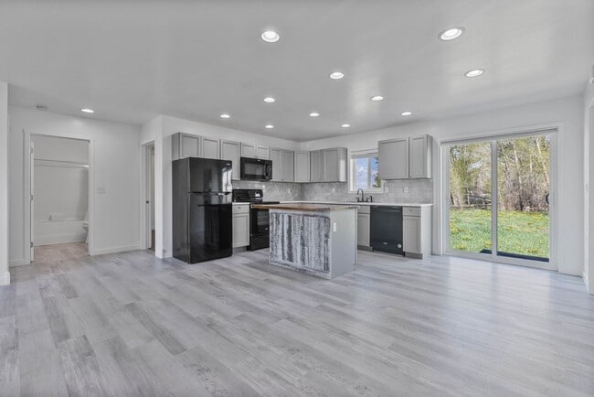 Building Photo - COUNTRY CHARMER 3 BED 2 BATH HOME IN CHESTER