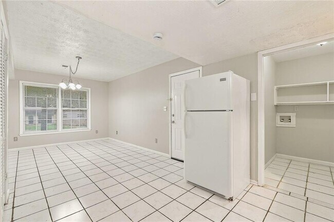 Building Photo - 1166 Shoreham Dr
