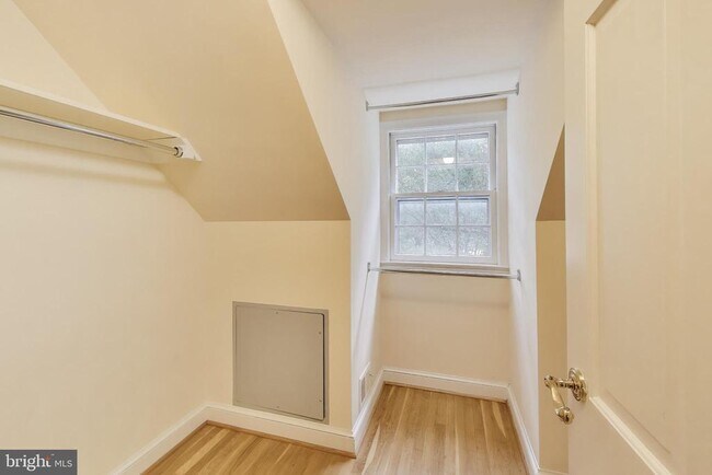 Building Photo - 7308 Burdette Ct