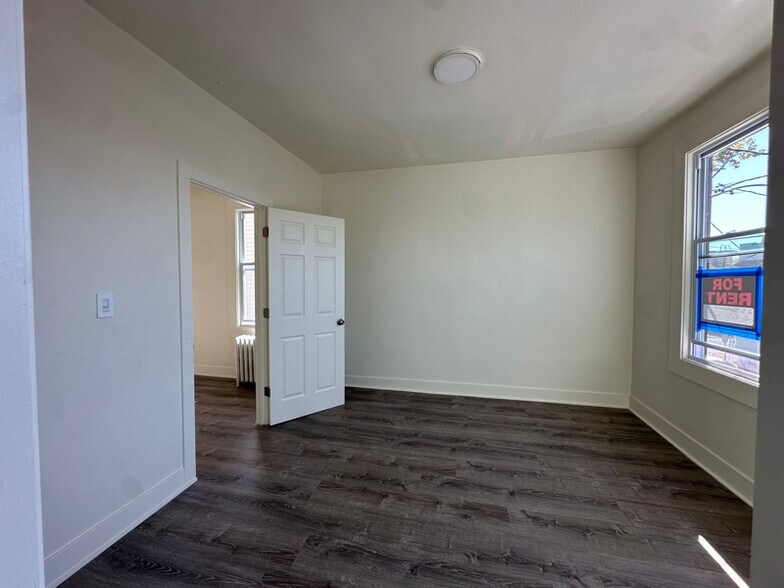 Building Photo - 118 Seaview Ave