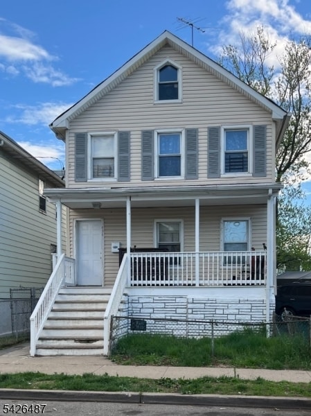 Building Photo - 494 Monroe St