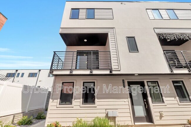 Building Photo - 1590 S 900 W