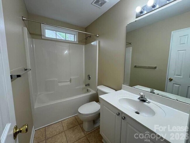 Building Photo - 21404 Aftonshire Dr