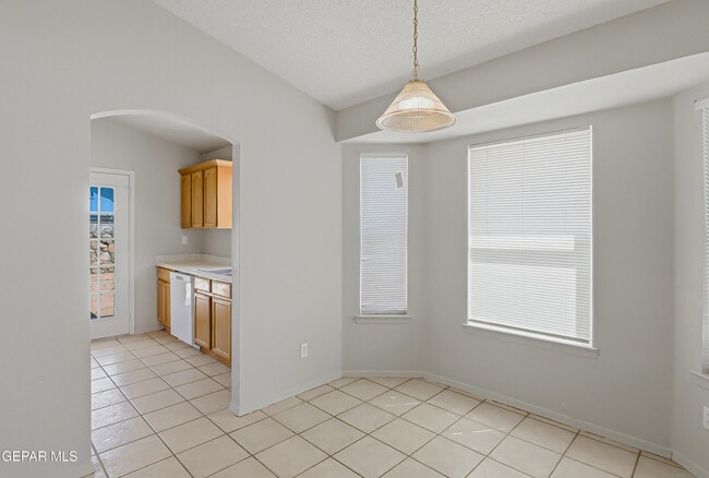 Building Photo - 12353 Tierra Apache Rd