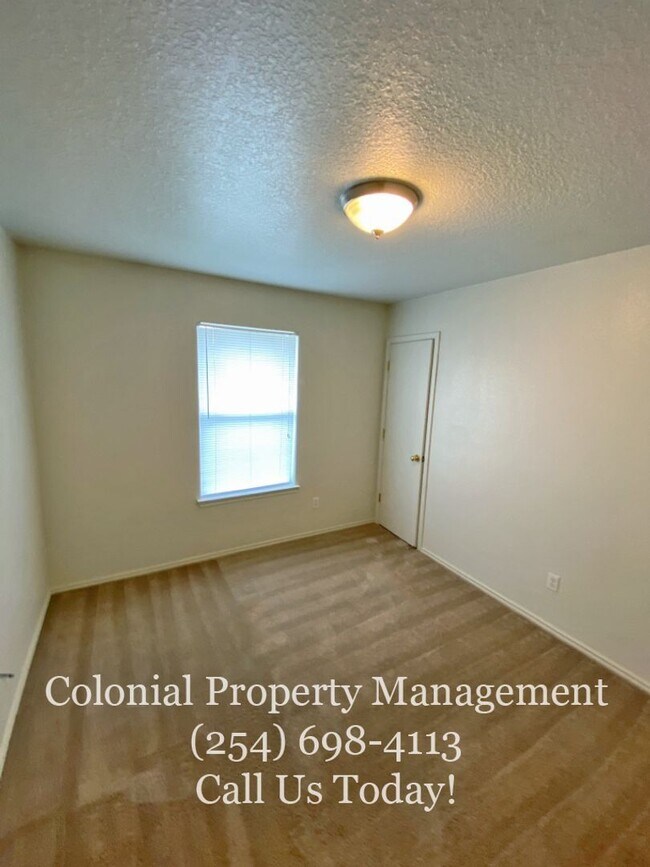 Building Photo - 2805 Alma Dr
