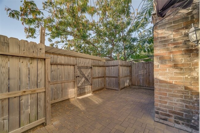 Building Photo - 14228 Misty Meadow Ln