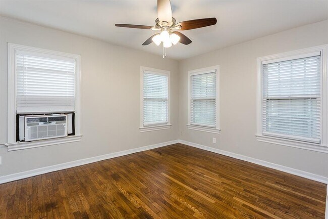 Building Photo - 2348 McClendon St