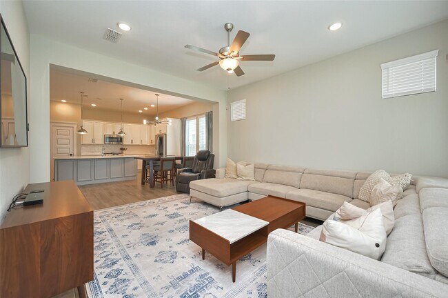 Building Photo - 17026 Canosa Dr