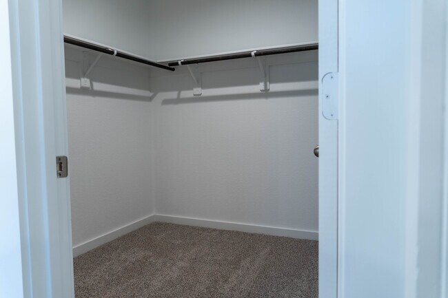 Building Photo - 1123 Sommerville Dr