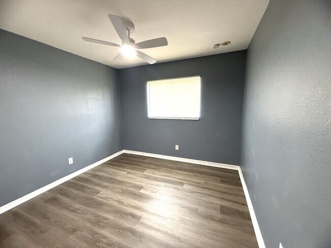 Building Photo - FIRST MONTH'S RENT FREE! STUNNING 4/2/2 IN NW CAPE!