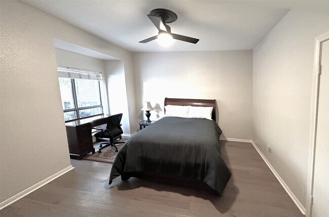 Building Photo - 11711 Memorial Dr