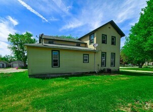 Building Photo - Charming 5 Bedroom Home in Aledo with Mode...