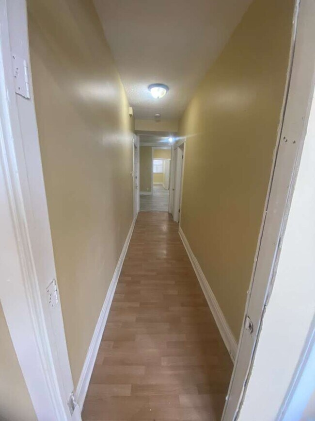 Building Photo - 5952 W Roosevelt Rd