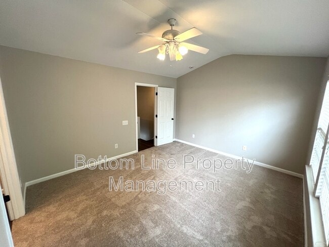 Building Photo - 3279 Mannington Dr