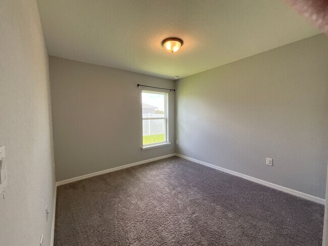 Building Photo - 5547 SE 91st Pl