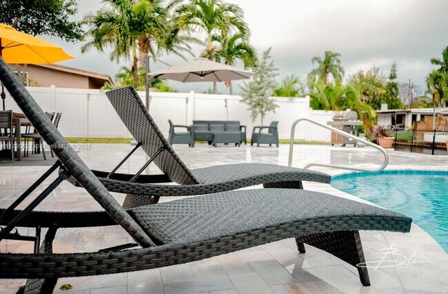 Building Photo - 2506 Bimini Ln