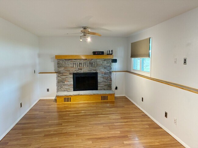 Building Photo - Spacious 5 Bed, 3 Bath Home for Rent in Idaho Falls!