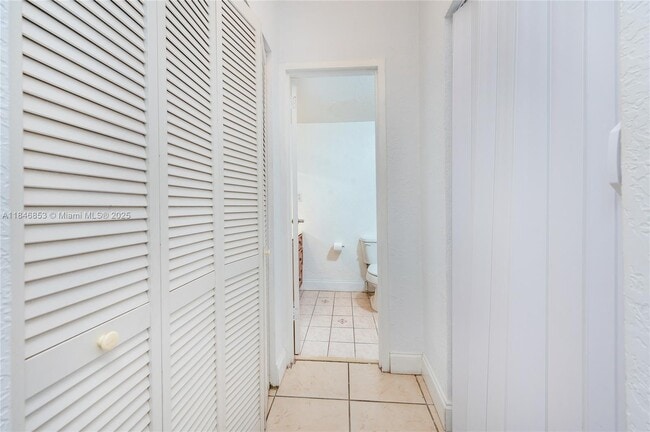 Building Photo - 2899 Collins Ave