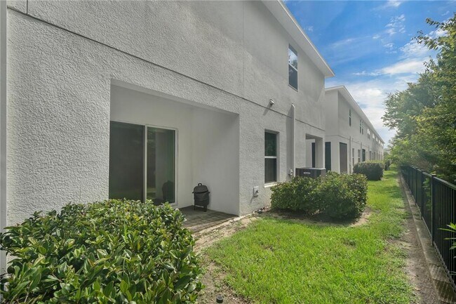 Building Photo - 3380 Bellissimo Ave