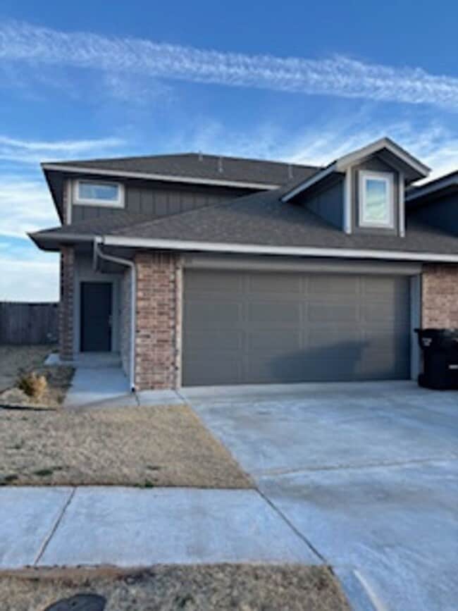 Building Photo - 3900 Central Park Dr