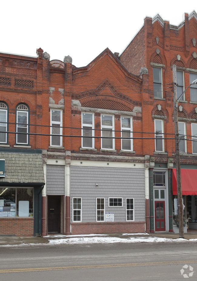 Building Photo - 15 W Main St